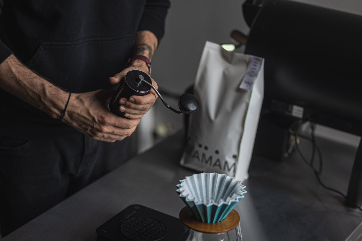 Brewing coffee with a V60 using the MAMAM recipe